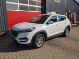 Hyundai Tucson blue Classic 2WD - weiße Hyundai TUCSON