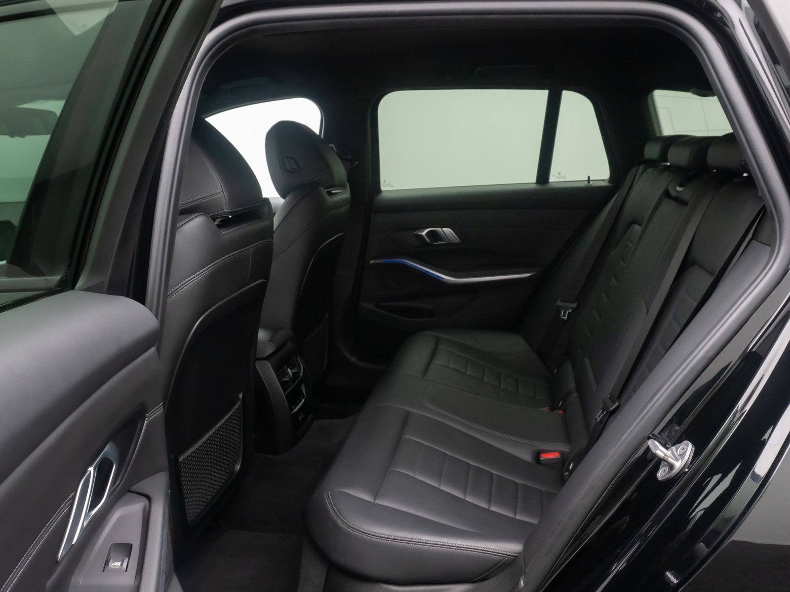 Fahrzeugabbildung BMW 320d xD M Sport DAB HiFi HUD Laser Kamera 19Zoll