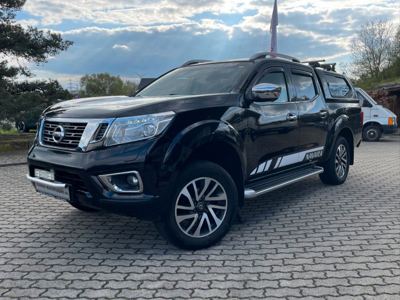Fahrzeugabbildung Nissan Navara NP300 Tekna Double Cab 4x4