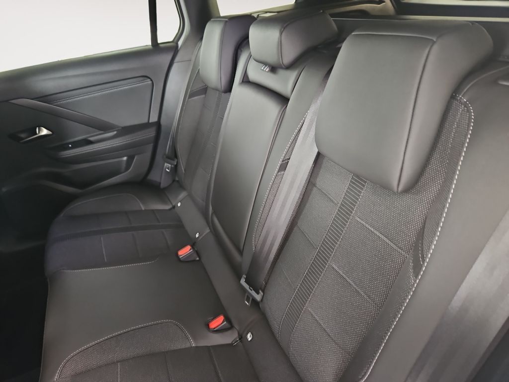 Fahrzeugabbildung Opel Astra ST Hybrid 107 kW Ultimate (L)