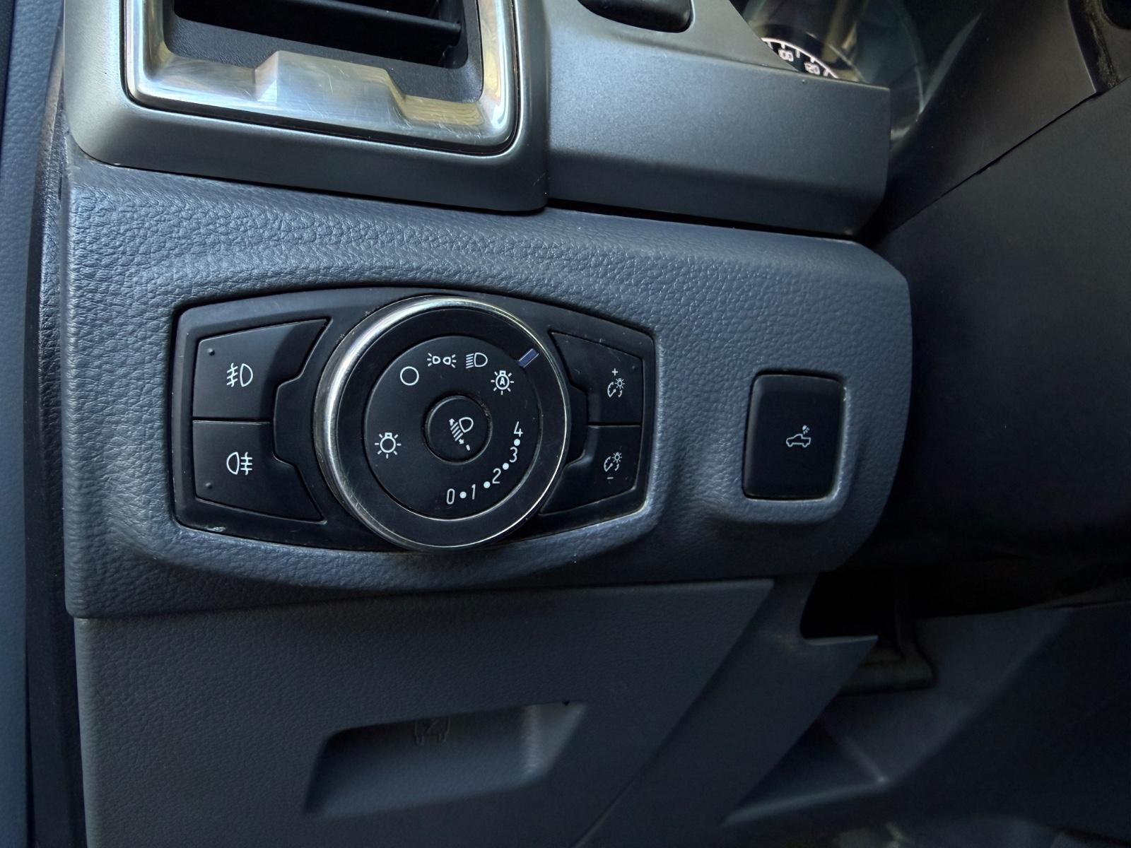 FORD RANGER LIMITED 160CH - DOUBLE CABINE - ATTELAGE - BVM - SELLERIE CUIR
