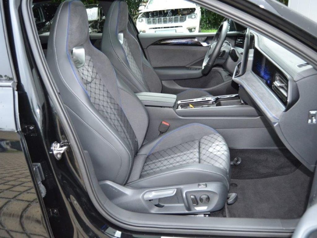 Volkswagen Passat Variant 2.0 TDI DSG R-Line VOLL BLACK-STY foto 5