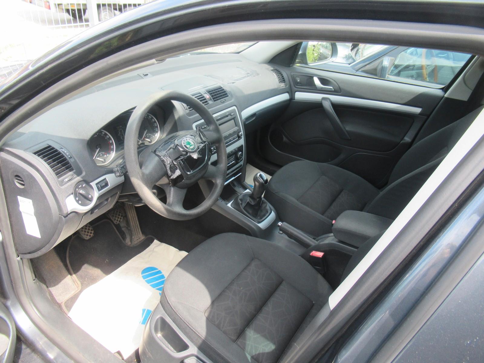 Skoda Octavia 2011 — photo 14