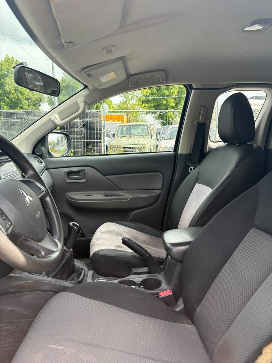 Mitsubishi L200