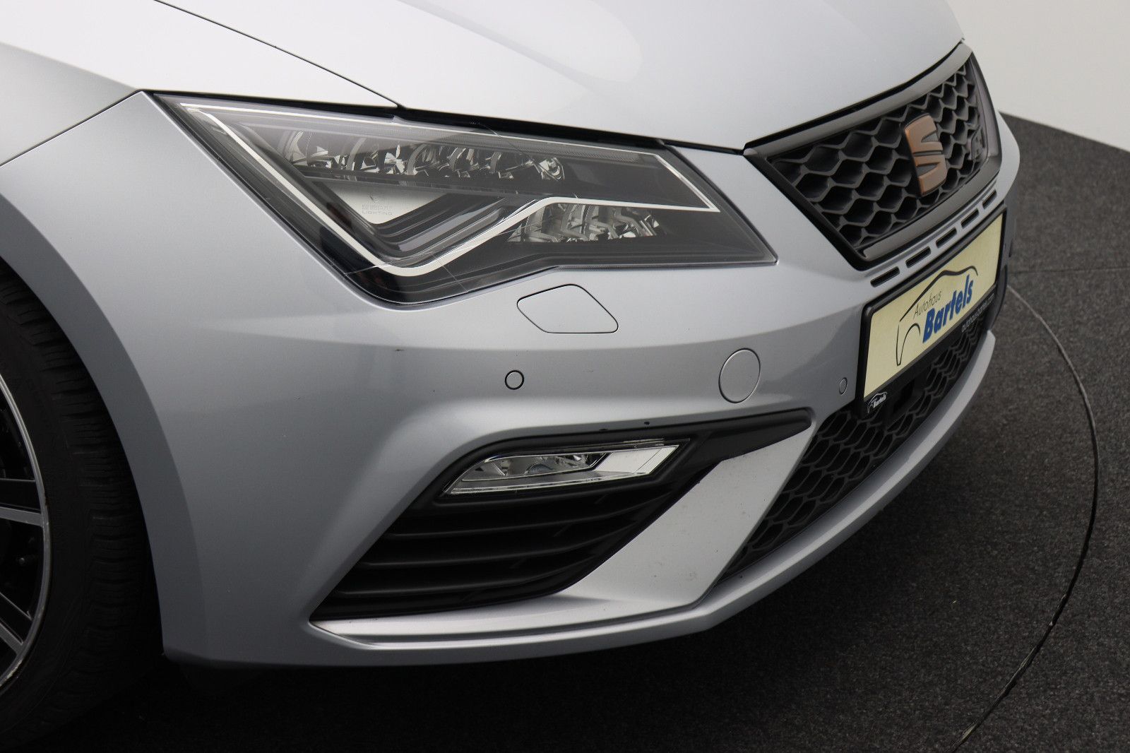 Fahrzeugabbildung CUPRA Leon ST Cupra 2,0TSI 4 Drive DSG ACC Panorama