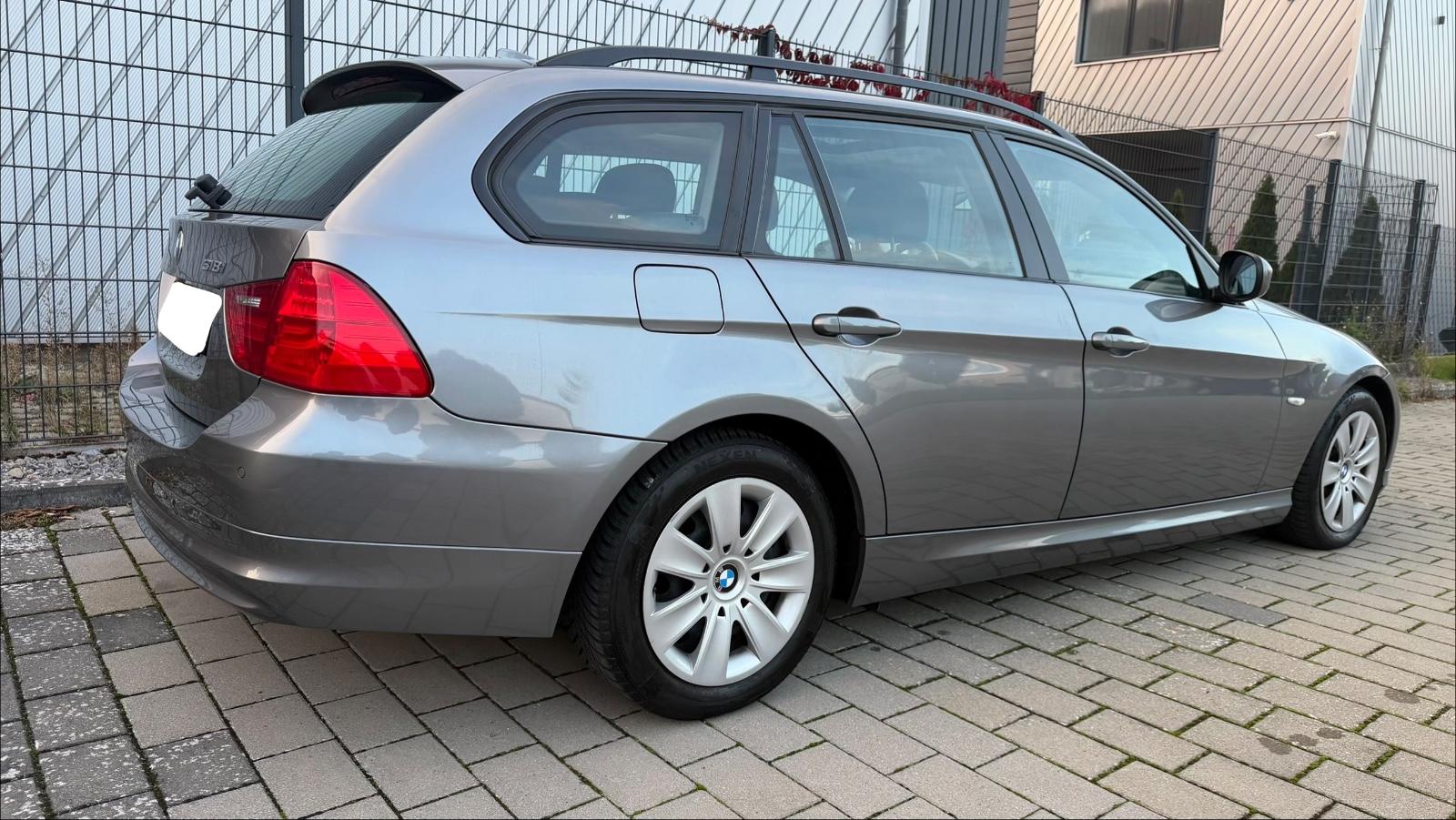 BMW 318i AUTOMATIK TÜV,93.000KM,NAVI,PANO,KLIMA,PDC