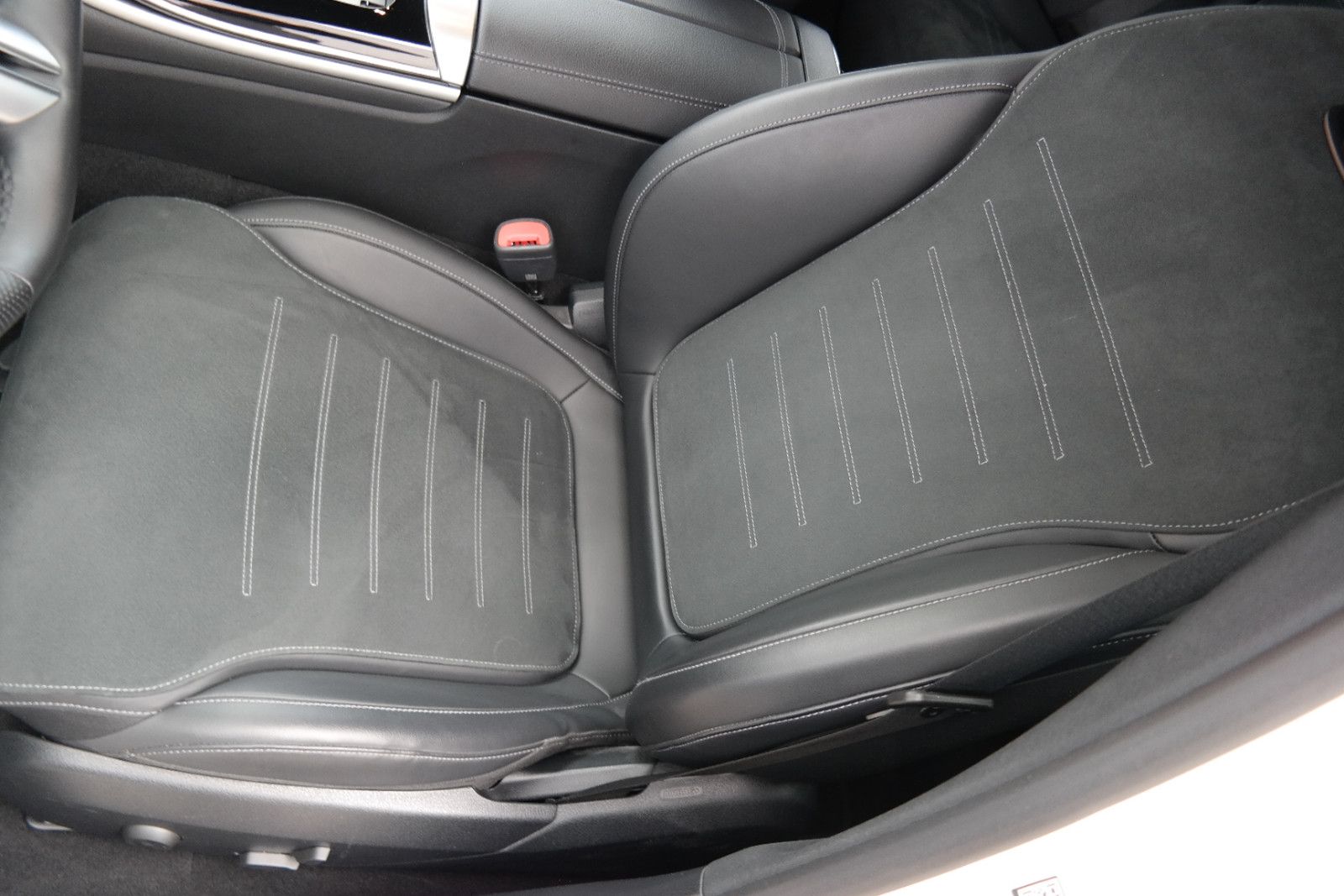 Mercedes-Benz C 220 T 4Matic Leder LED AMG-Line High-B. Garan foto 14