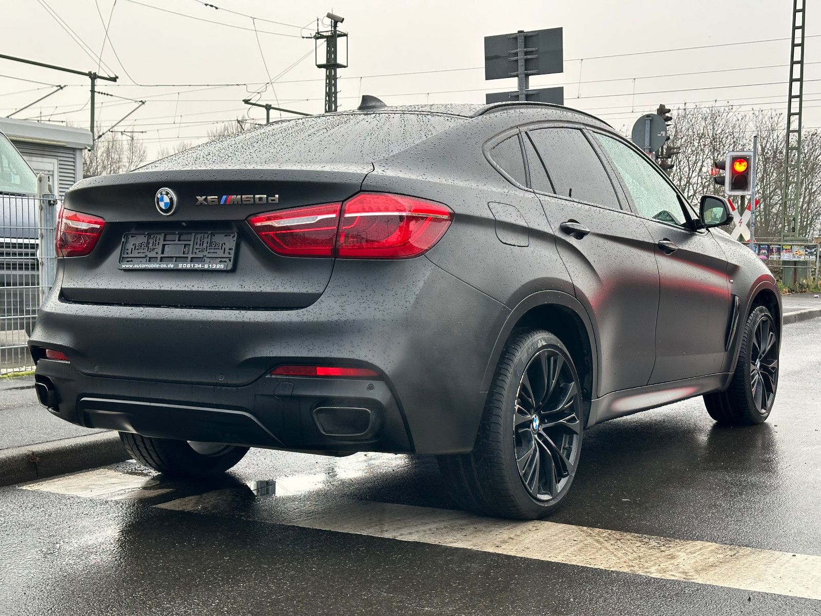 Fahrzeugabbildung BMW X6 M50 M SPORTPAKET*AHK+KAMERA*