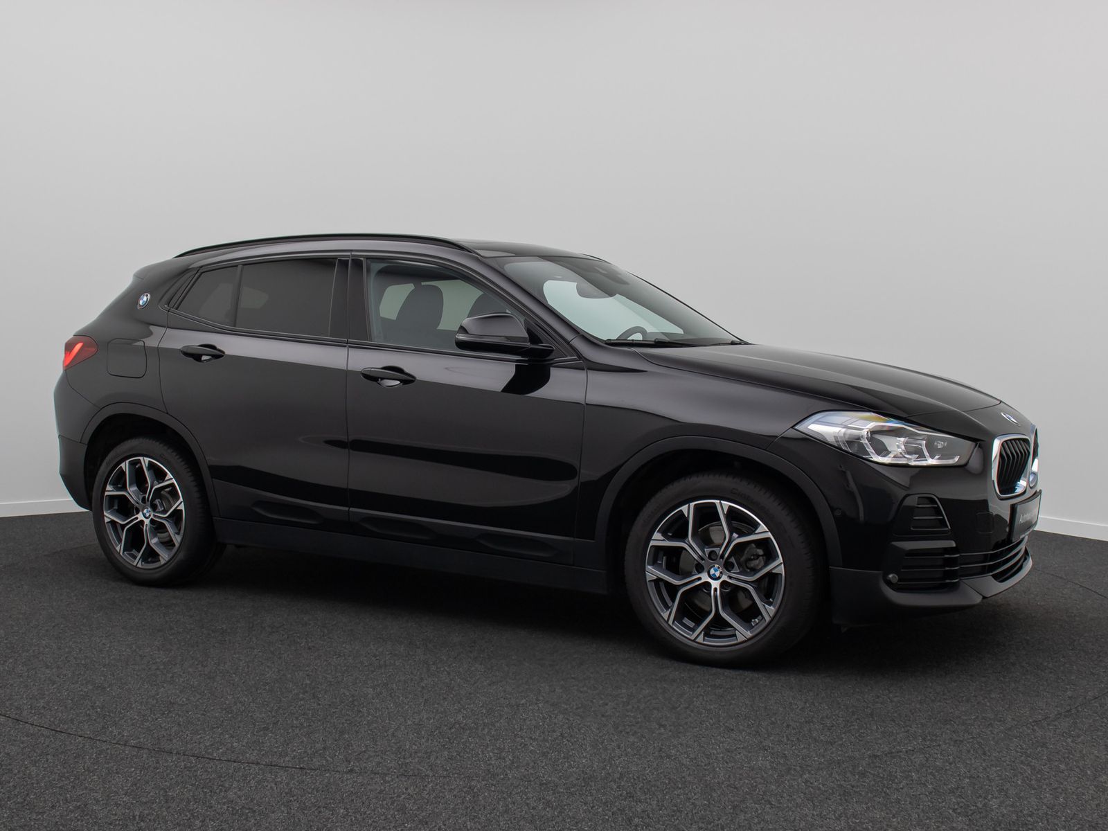 Fahrzeugabbildung BMW X2 sD18i Sport HiFi Kamera DAB Panorama 18Zoll