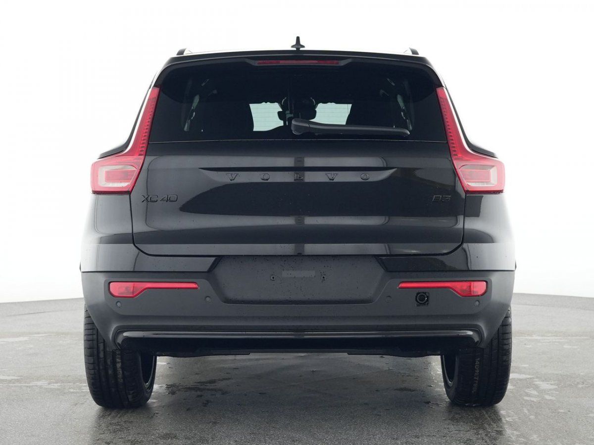 Volvo XC40 B3 Benzin Plus Black Edition Automatik imagem 3