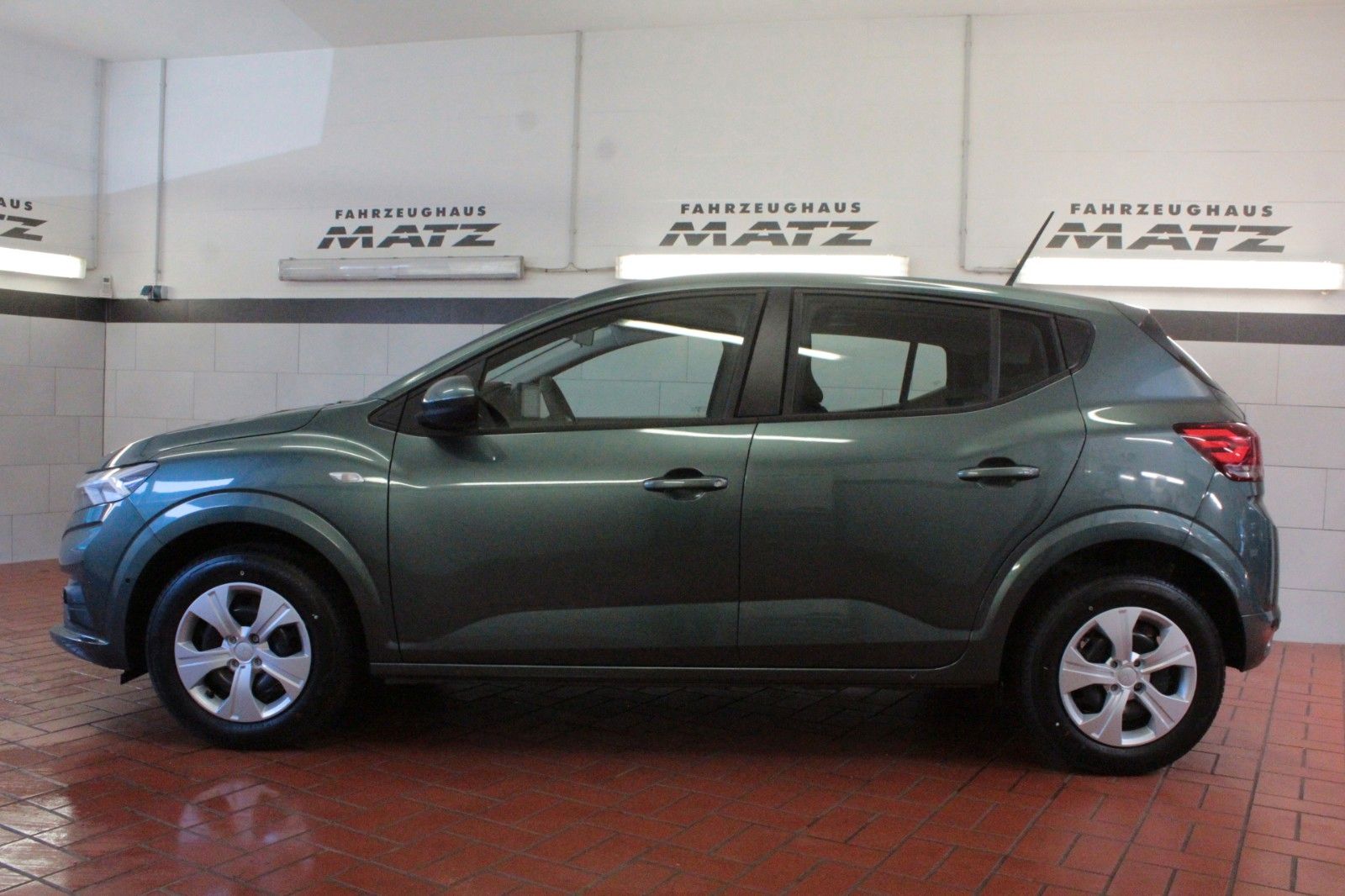 Fahrzeugabbildung Dacia Sandero TCe 100  ECO G Expression*Winterpaket*