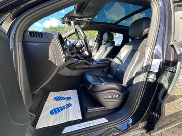 Porsche Cayenne - 10