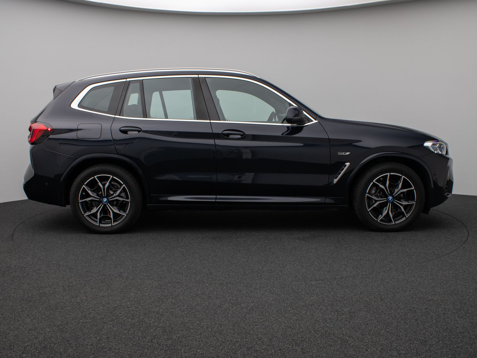 Fahrzeugabbildung BMW X3 xD30e M Sport 360°Laser HUD DAB HiFi Komfort