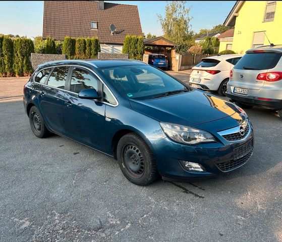 Opel Astra J