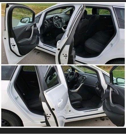 Opel Astra 2011 — photo 6