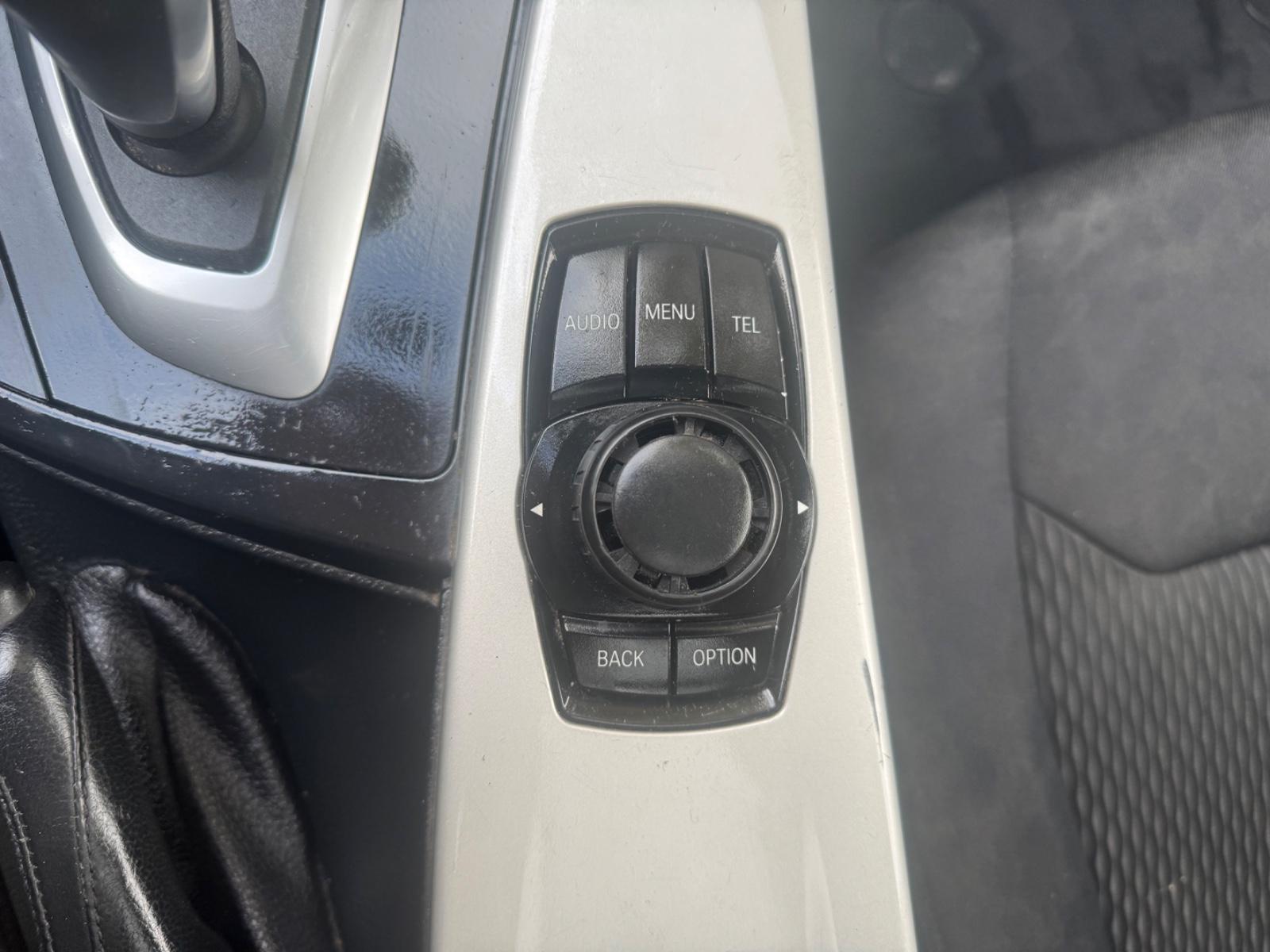 BMW Série 3 320i Touring BVA 184ch - Toit ouvrant - Clim - Régulateur de vitesse - Attelage