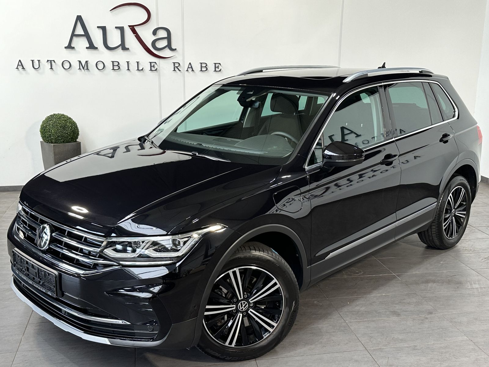 Fahrzeugabbildung Volkswagen Tiguan 1.4 eHybrid DSG Elegance NAV+MATRIX+PANO