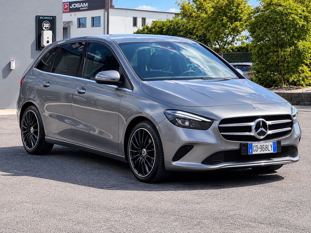 Mercedes-Benz Classe B 180 d Automatic Sport imagem 3