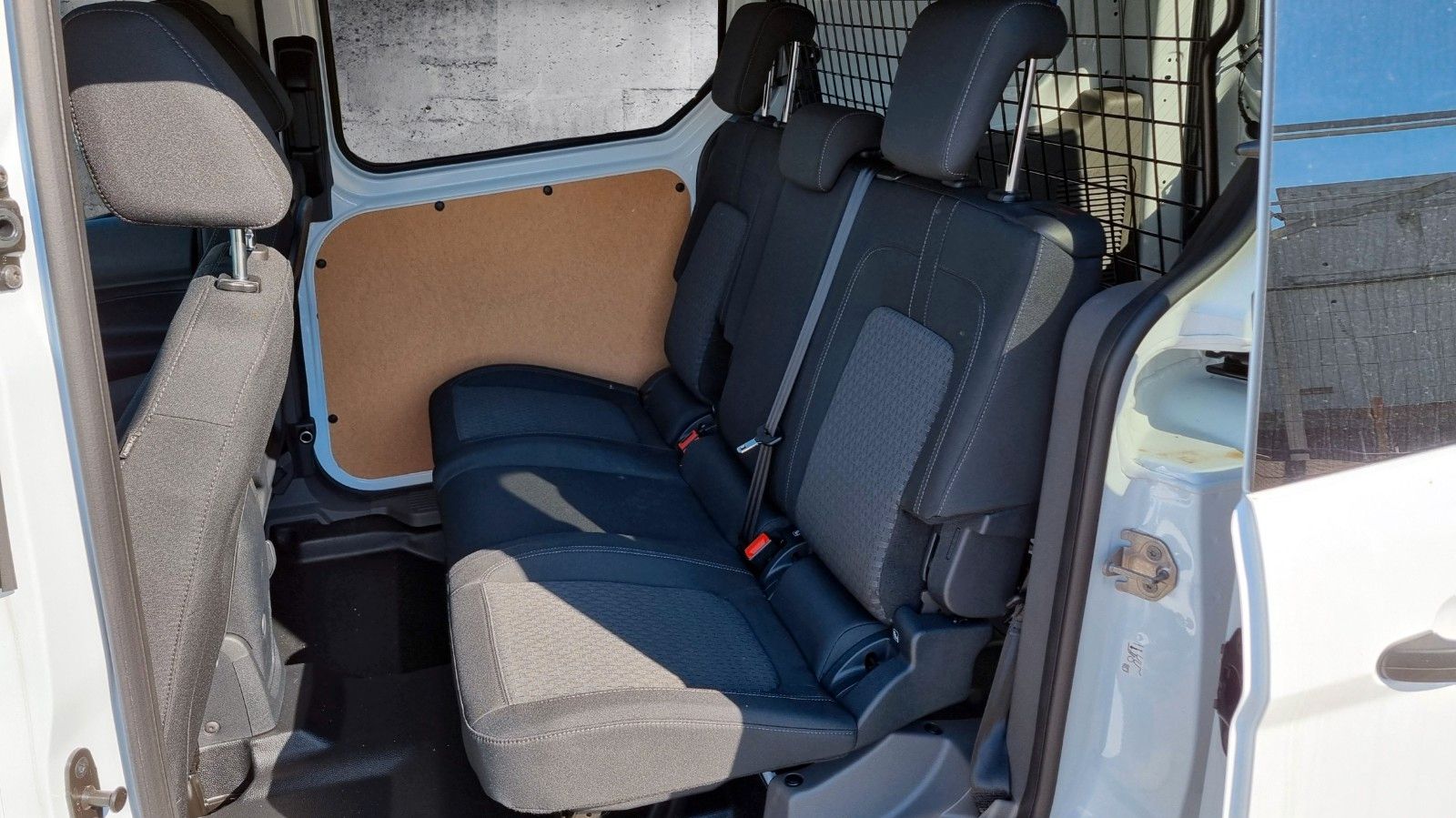 Fahrzeugabbildung Ford Transit Connect Kasten-DoKa L2 Trend