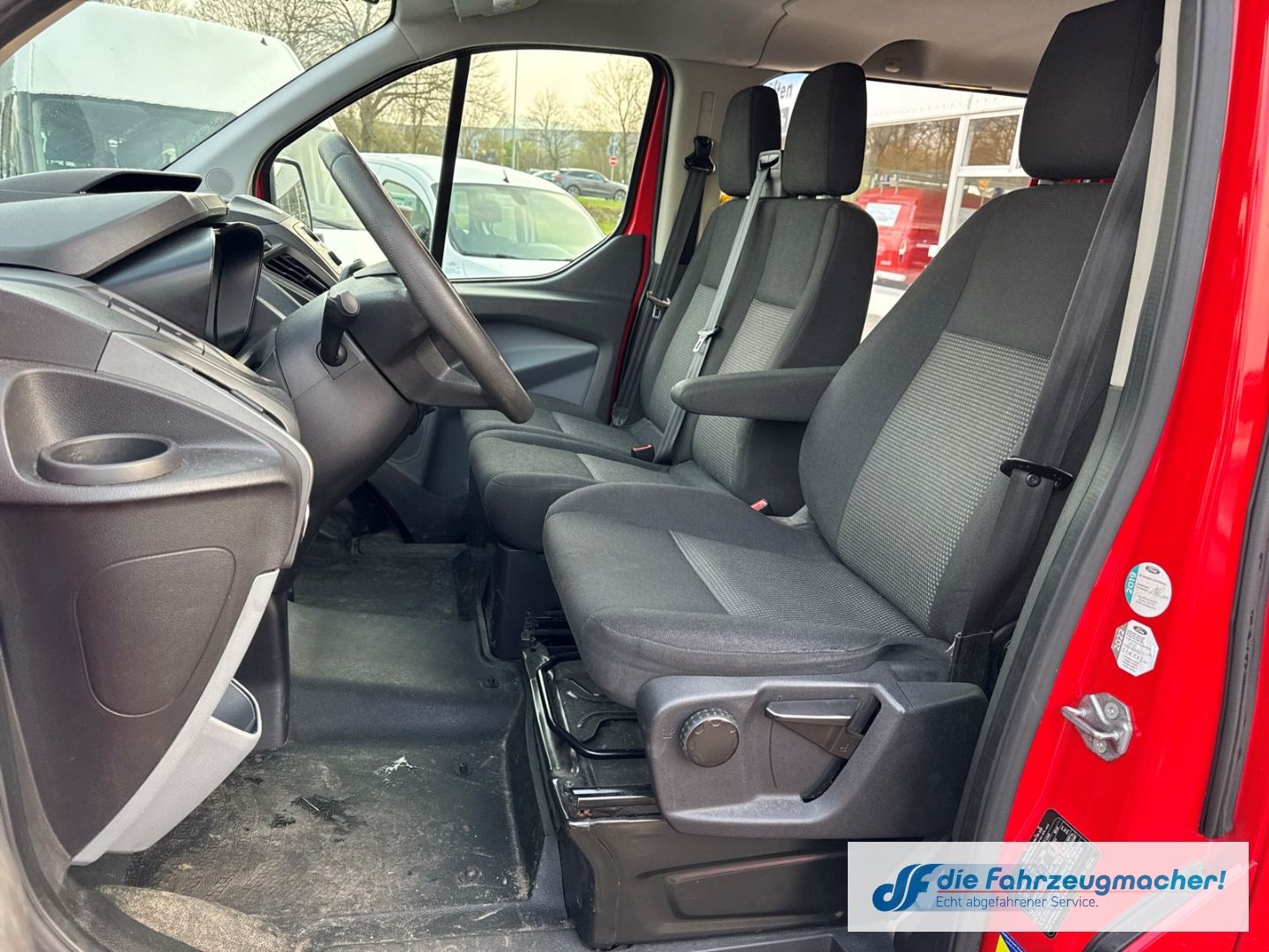 Fahrzeugabbildung Ford Transit Custom Kombi 300 L1 2.2 TDCi *1889 *EXPO