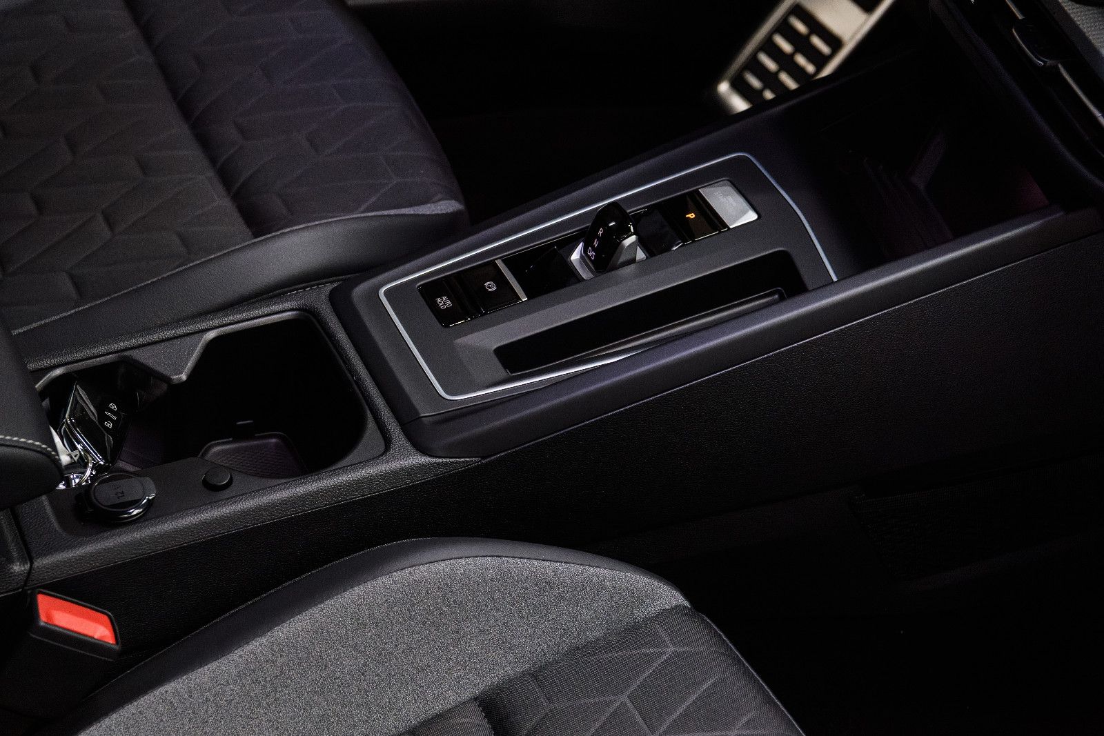 Fahrzeugabbildung Volkswagen Golf VIII Goal 1.5 TSI eHybrid LED+KAMERA+5J.GAR
