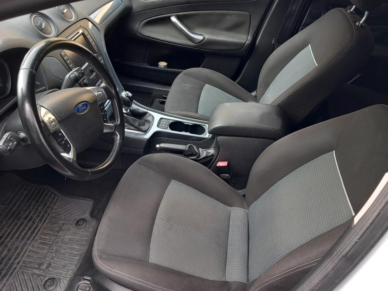 Ford Mondeo 2011 — photo 11