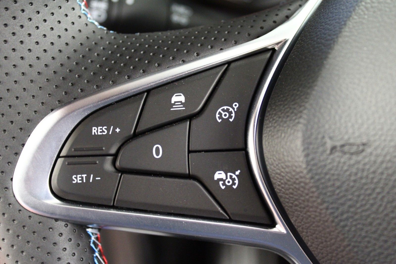 Fahrzeugabbildung Renault Clio TCe 90 Esprit Alpine *Winter-Paket*Bose*