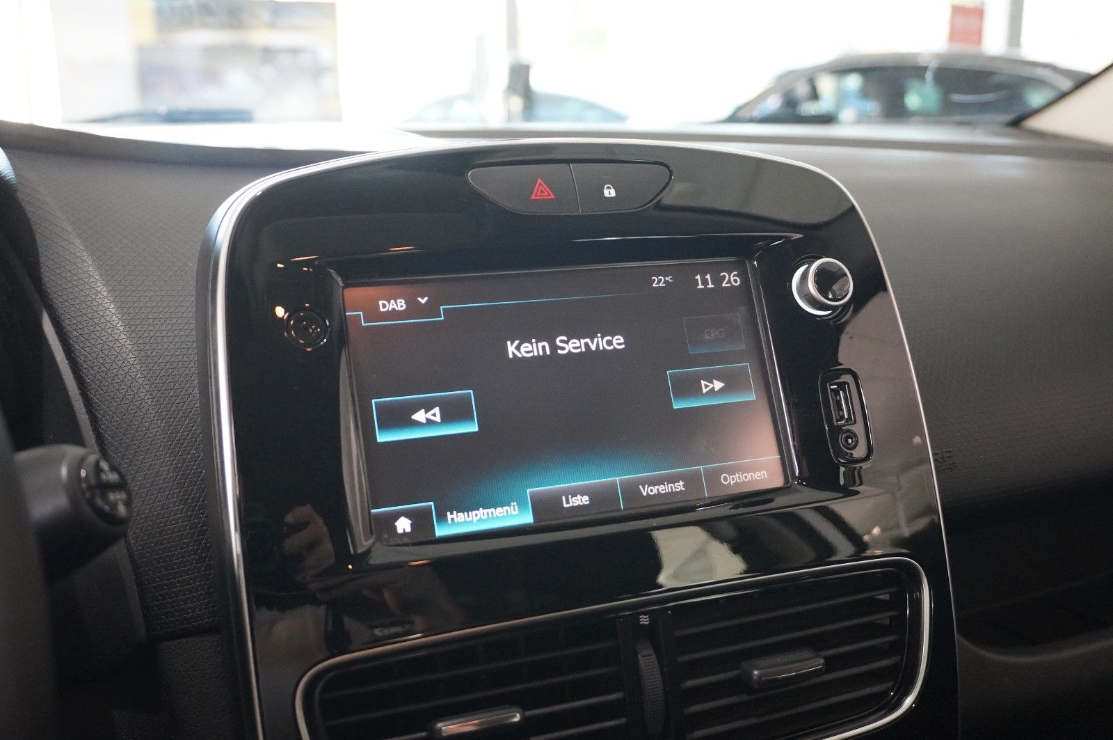 Fahrzeugabbildung Renault Clio IV 0.9 TCE LIM. ENERGY LED/SHZ/PDC/TEMP/DAB