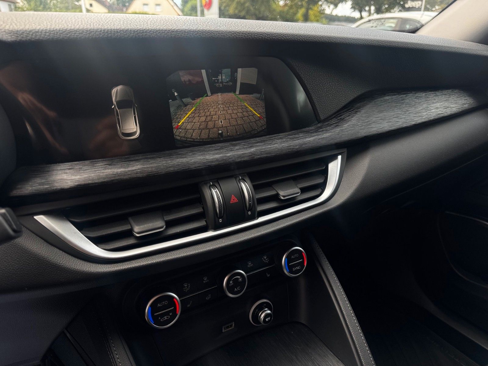 Fahrzeugabbildung Alfa Romeo Stelvio 2.2 Diesel 210PS NAVI KAMERA MEMORY