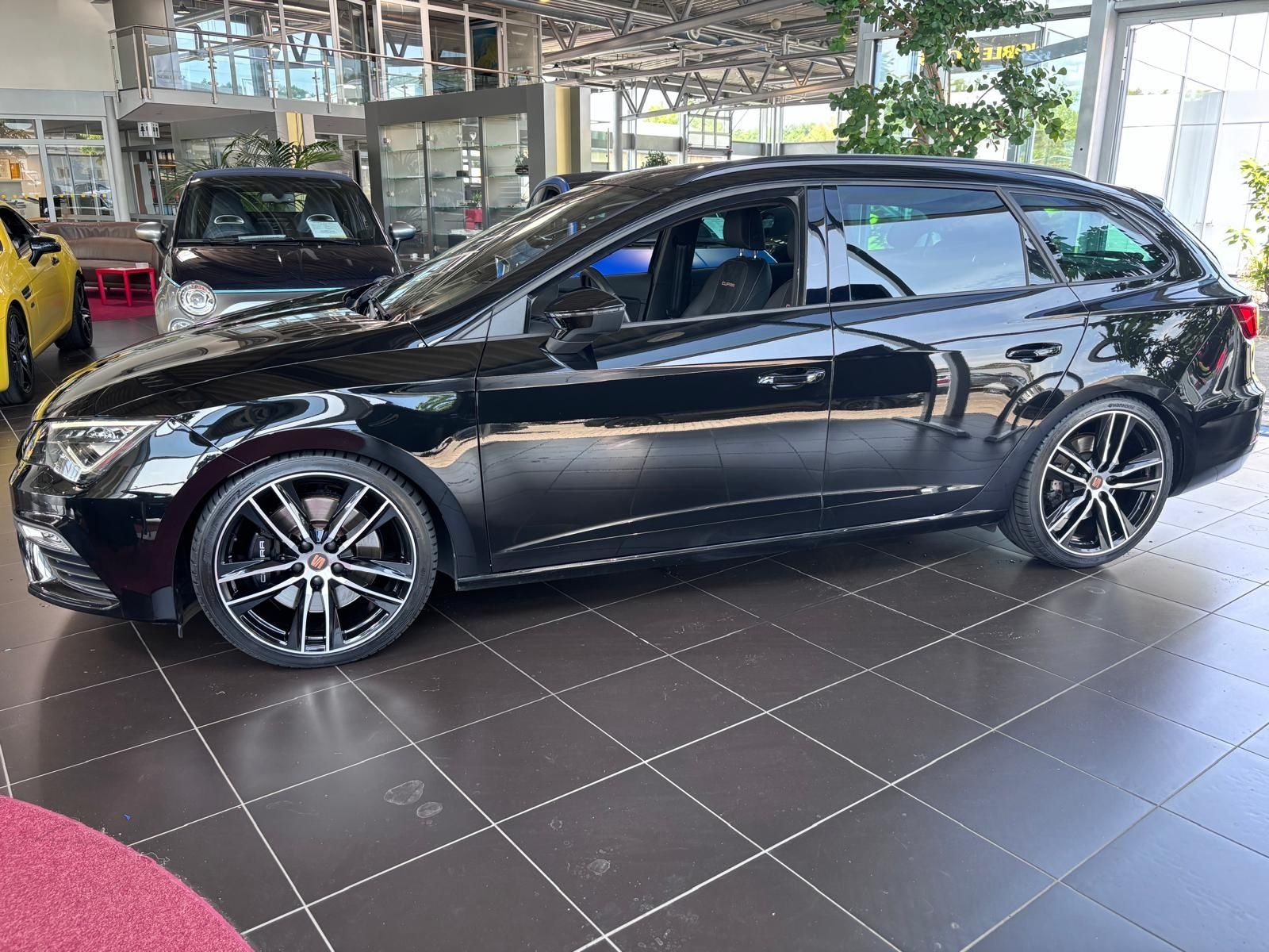 Fahrzeugabbildung SEAT Leon ST Cupra 300 Allrad KLIMA LED NAVI ALU
