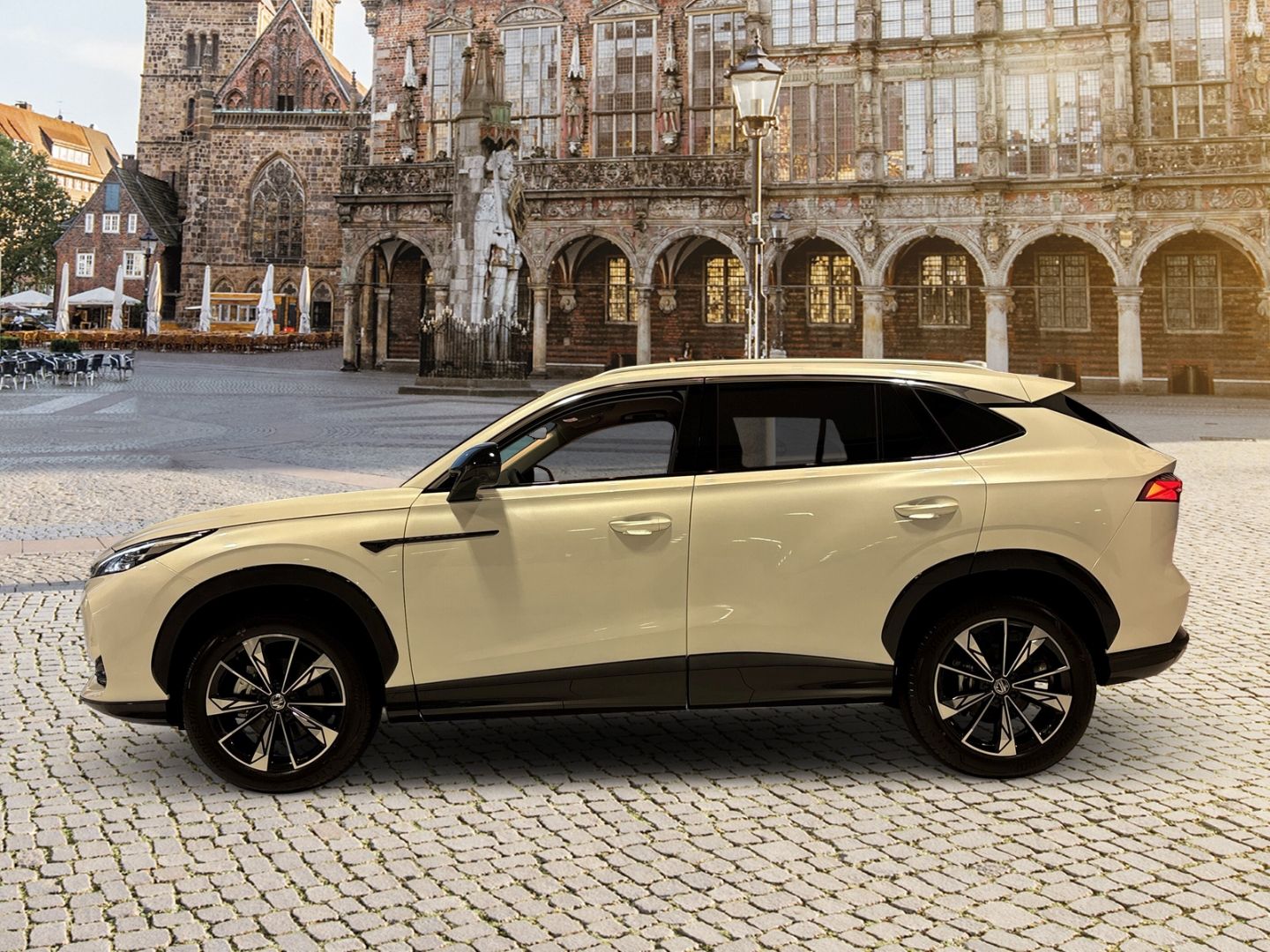 Fahrzeugabbildung MG HS Luxury Automatik FINANZIERUNGSANGEBOT