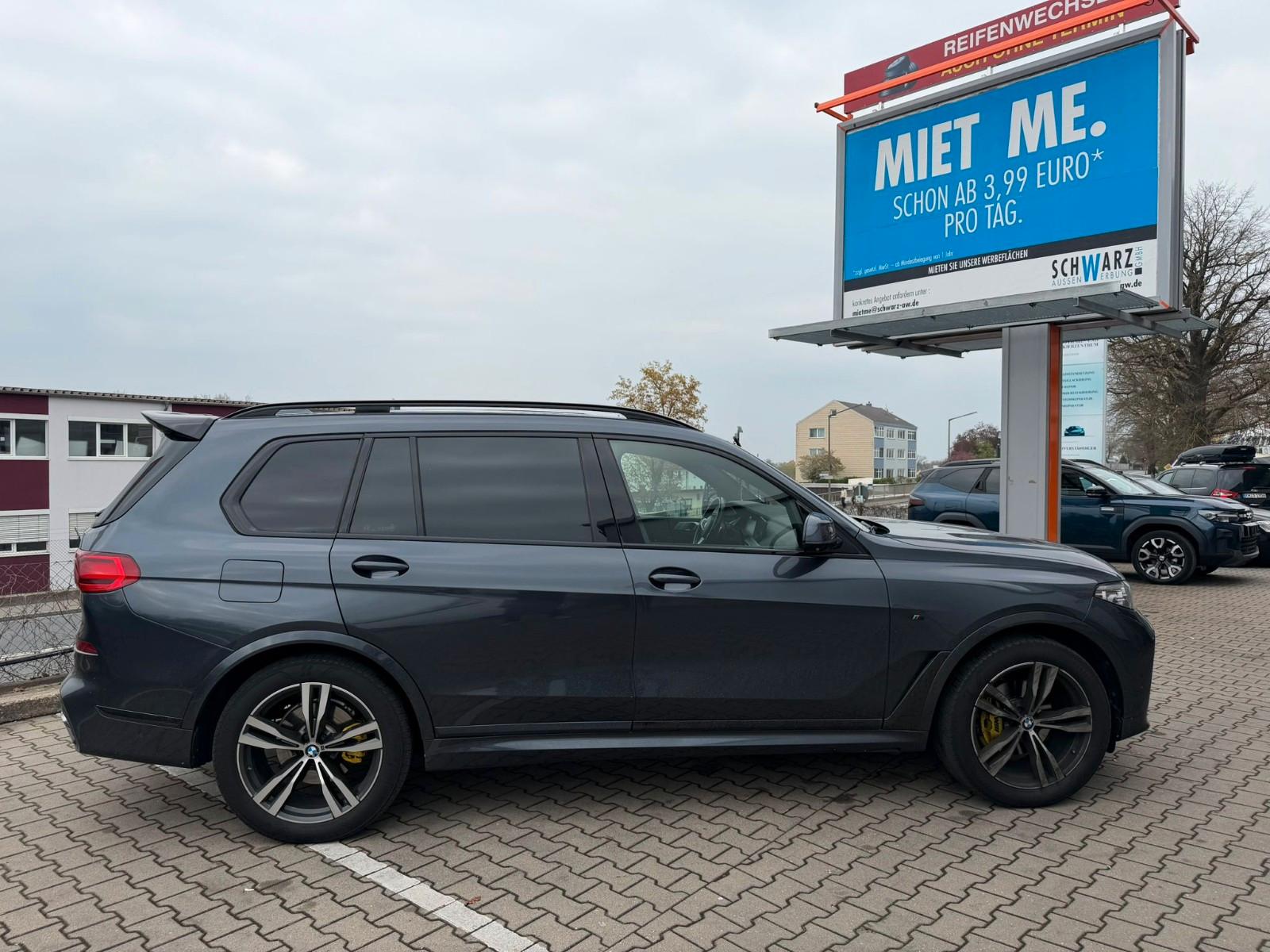 BMW X7 M50 M50i