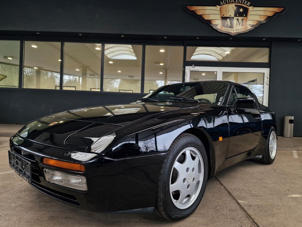 Porsche 944