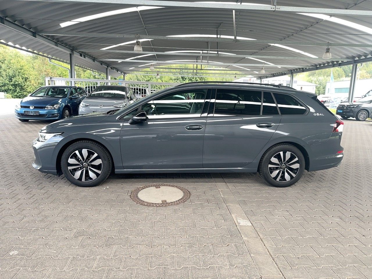 Volkswagen Golf VIII Variant 1.5 eTSI GOAL AHK 2,49% FI foto 2