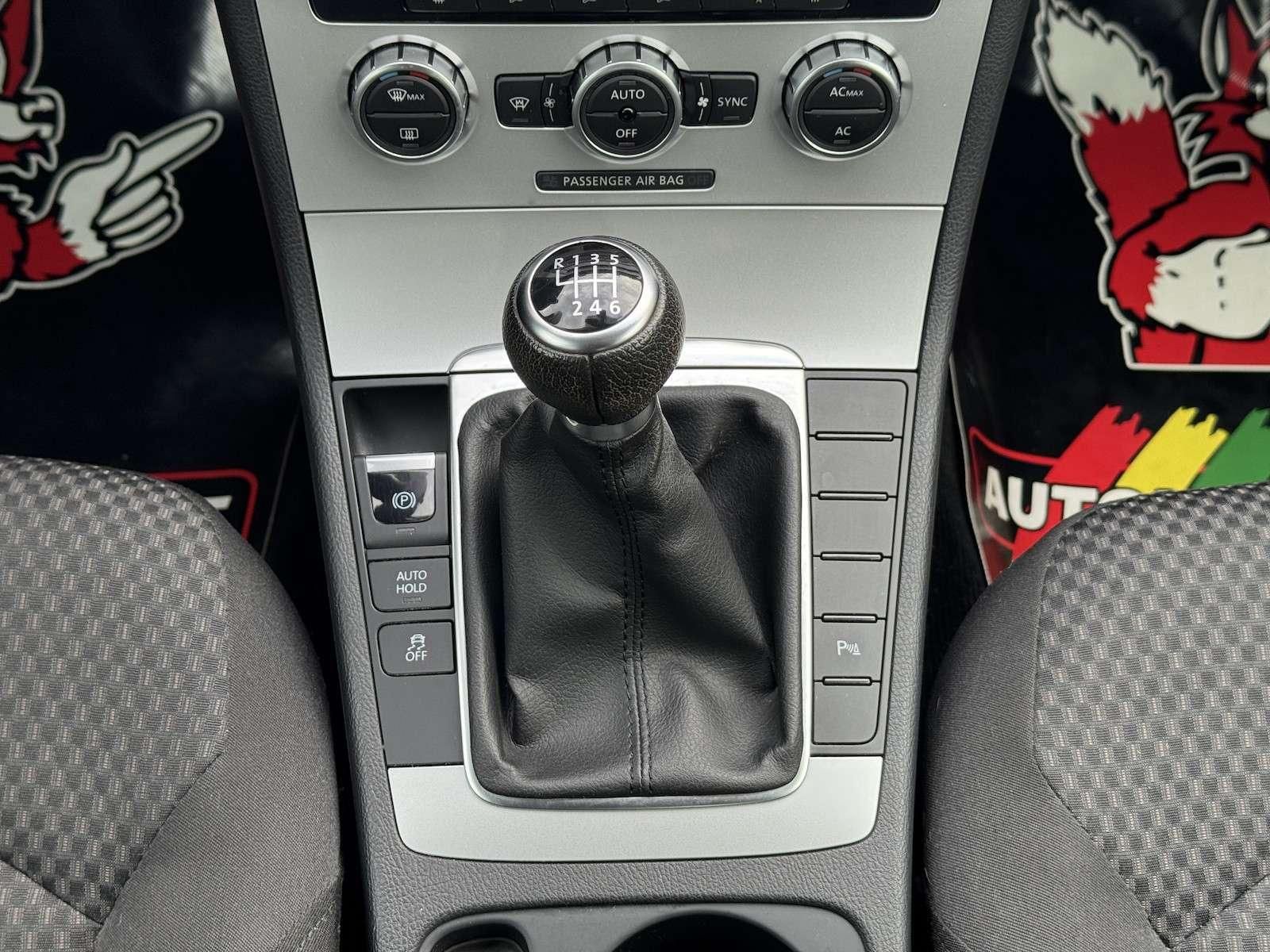 Fahrzeugabbildung Volkswagen Passat 1.4 TSI Limousine /Tempomat/Klimaauto/...