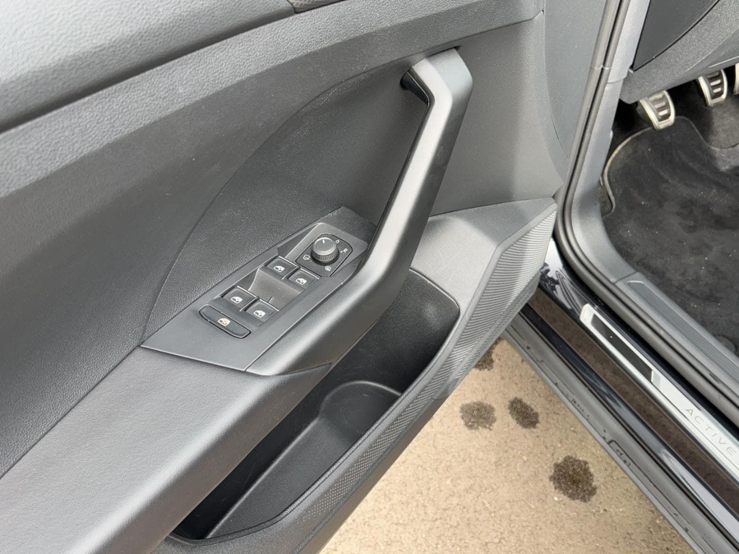 Fahrzeugabbildung Volkswagen T-Cross ACTIVE Active 1.0 TSI,Navi,Sitzheizung,G