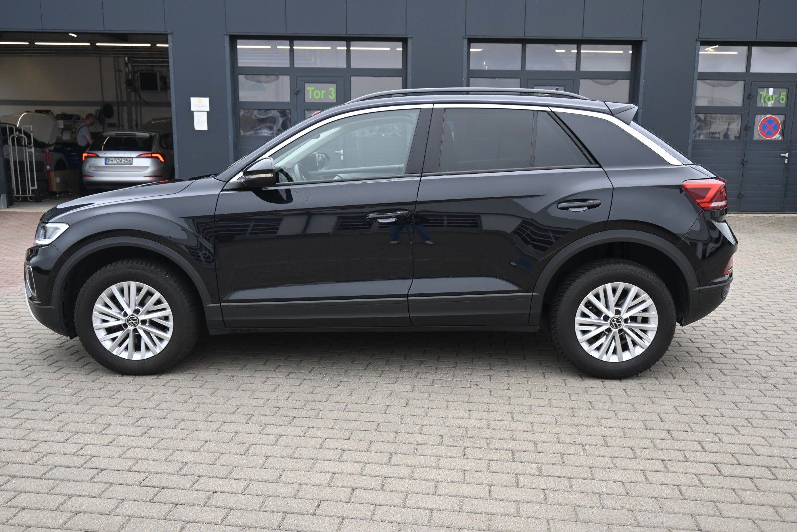 Fahrzeugabbildung Volkswagen T-Roc 1.5 TSI DSG Life*DAB*PDC*AppleCarPlay*SHZG