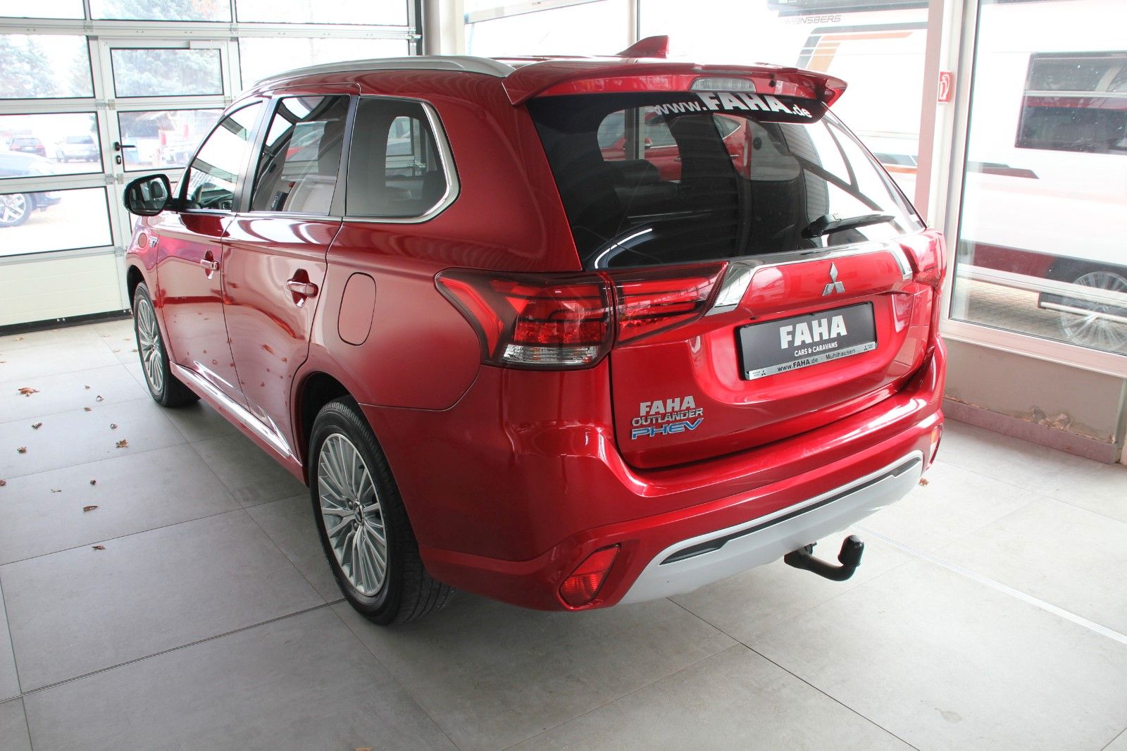 Fahrzeugabbildung Mitsubishi Outlander PHEV Basis Spirit 4WD