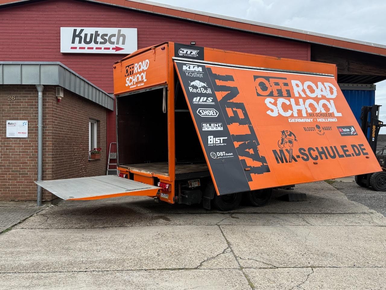 Andere Tang Koffer Lbw., Schausteller,