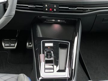 Volkswagen Golf Variant R-Line 1.5 eTSI 150 PS 7-Gang-DSG