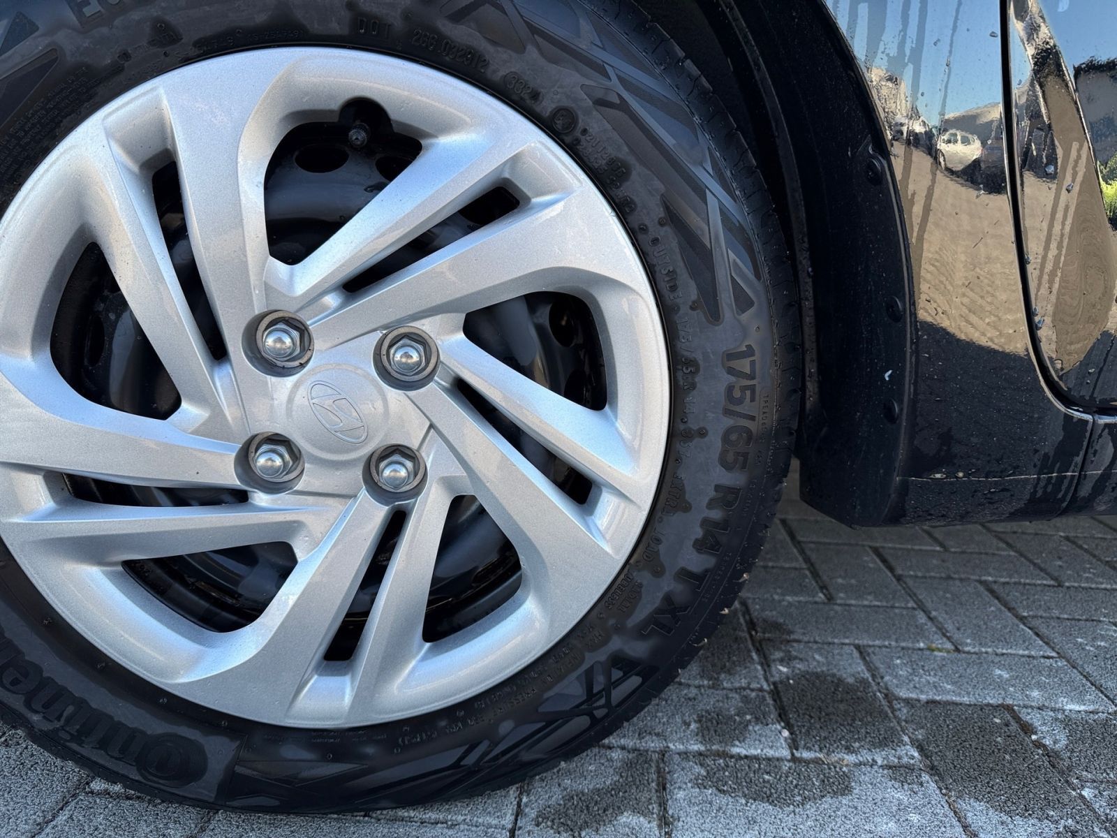 Fahrzeugabbildung Hyundai i10 1.0 Select Navi Kamera