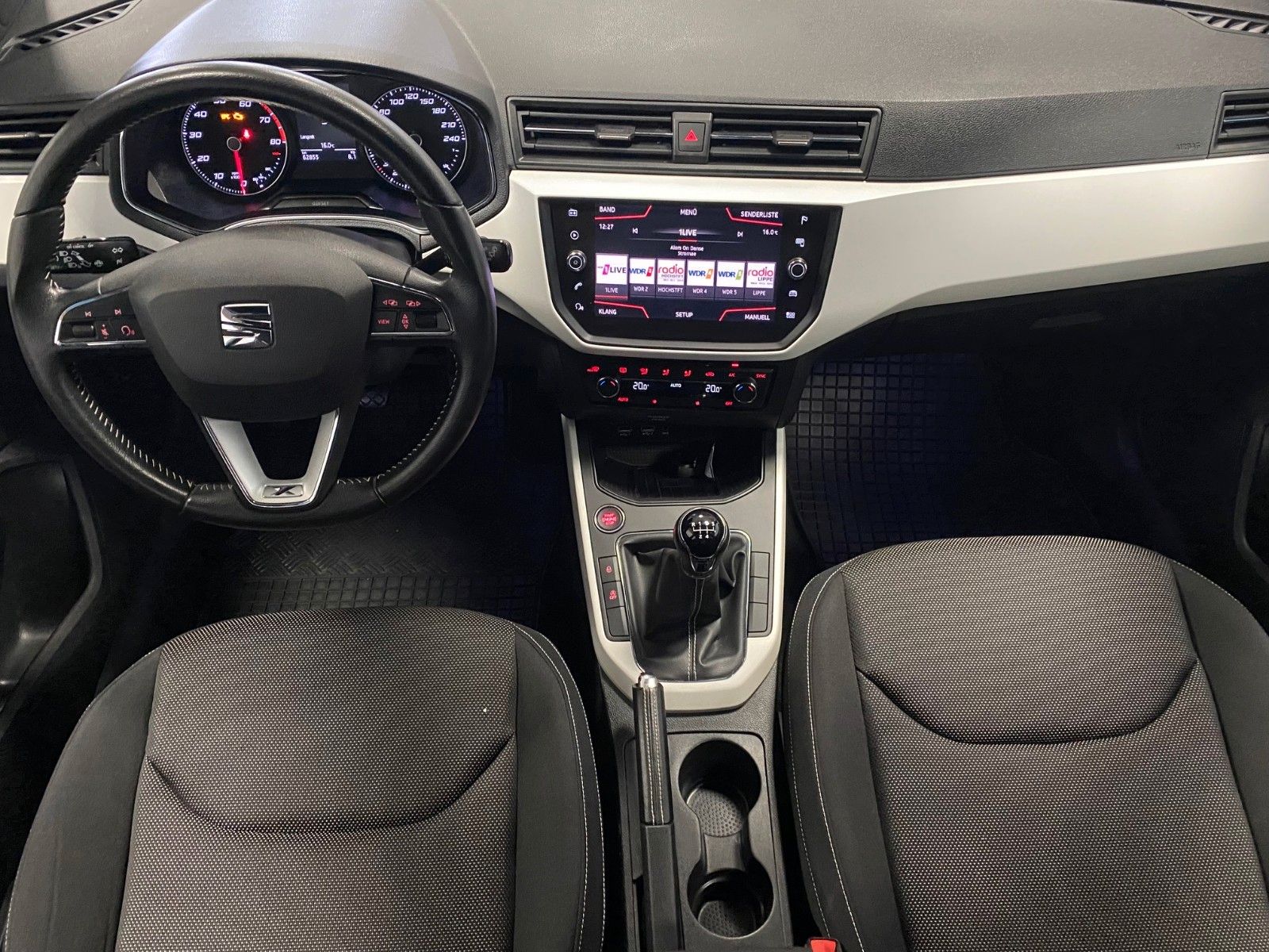 Fahrzeugabbildung SEAT Arona 1.0 TSI Start&Stop XCELLENCE+TEMPOMAT+PDC