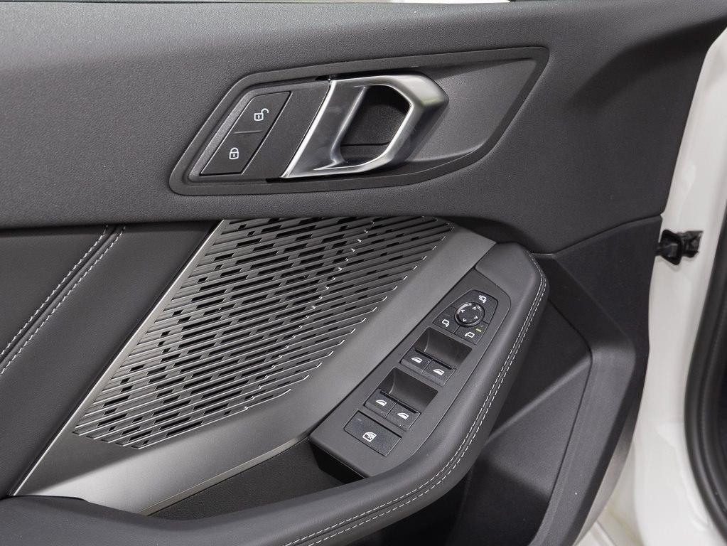 BMW 120 RFK NAVI LED PDC V+H DAB Parkass. Tempomat