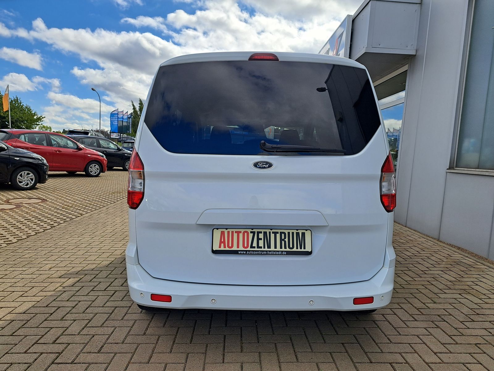 Fahrzeugabbildung Ford Tourneo Courier Trend 1.5 TDCI NAVI WINTERPAKET