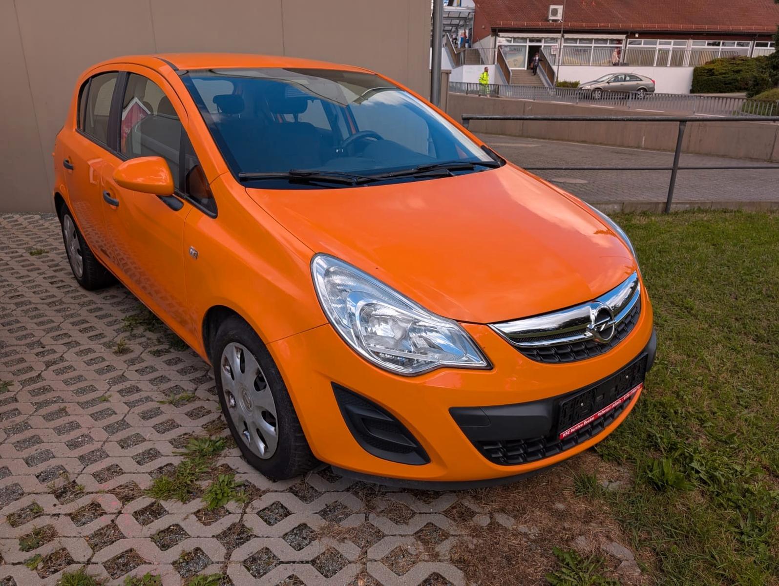 Opel Corsa D Edition Klima 41.000 km Reifen neu