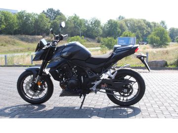Honda CB750 Hornet e-Clutch *inkl. Zubehör