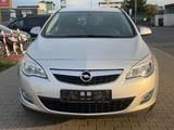 Opel Astra J Lim. 5-trg. *AUTOMATIK *TÜV NEU*1 HAND* - Opel Astra aus 2011 mit Diesel-Antrieb