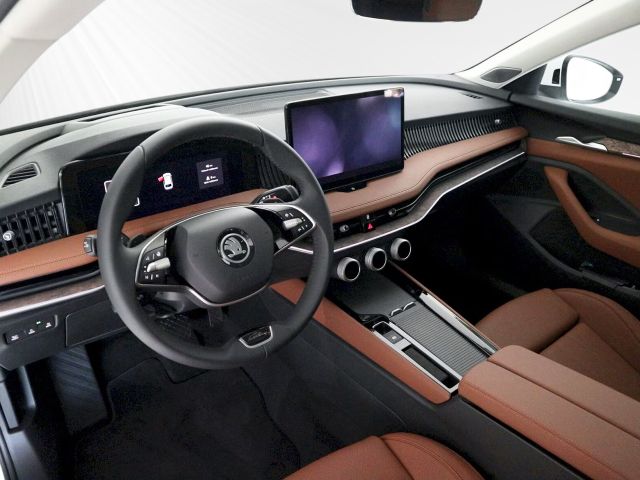 Skoda Superb Combi L&K AHK Standh. LuftLeder VC Travel