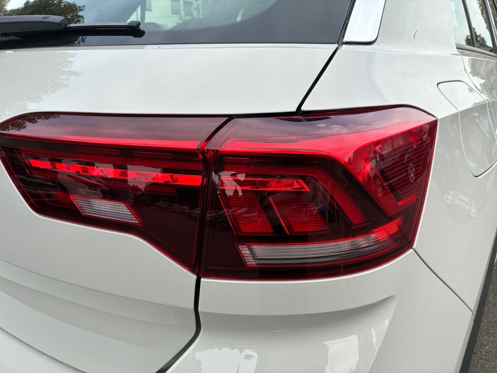 Fahrzeugabbildung Volkswagen T-Roc 1.5 TSI R-Line LED,PDC,SHZ,ACC,Virtual,LM