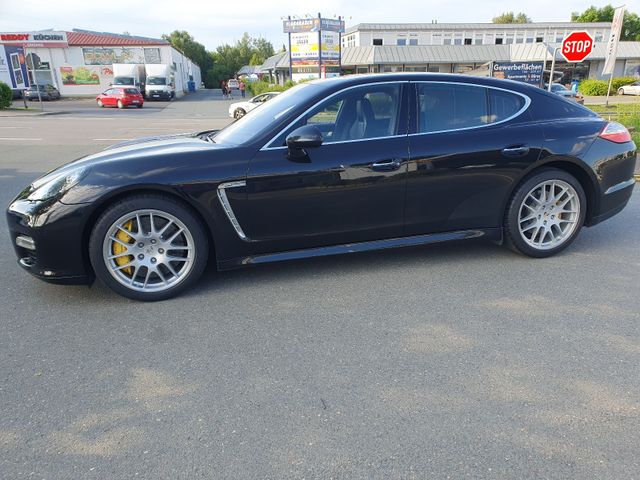 Porsche Panamera Turbo 500 Ps,  303 Km/H Porschegarantie